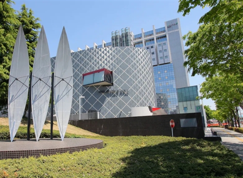 �z�e�������p���N����